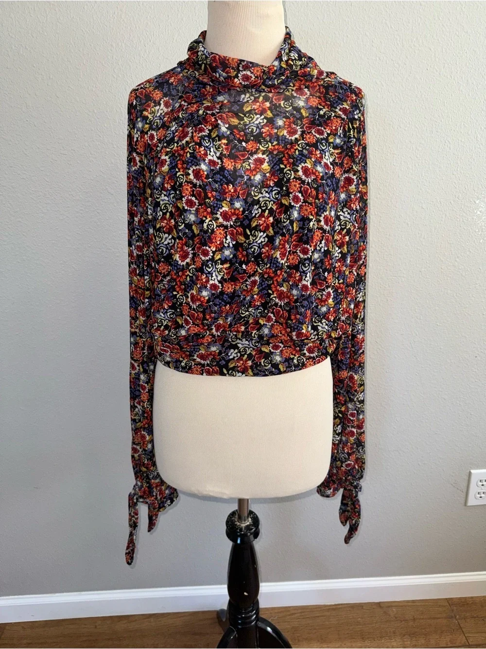 Free People | All Dolled Up Floral Cropped Top size medium